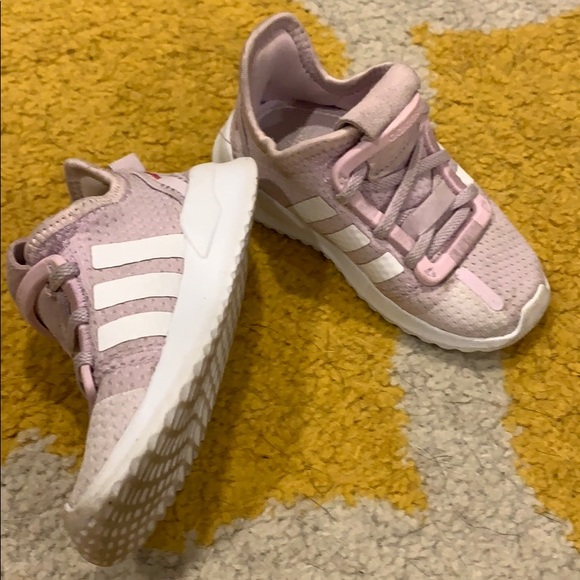 Purple adidas toddler sneakers size 5 - Picture 2 of 3